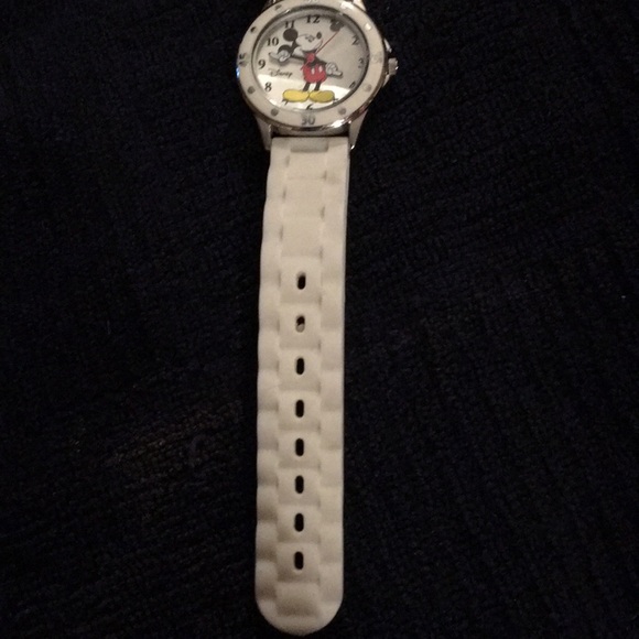 Mickey Mouse watch by Disney - Picture 5 of 8